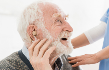 održavanje slušnih aparata i drugih pomagala